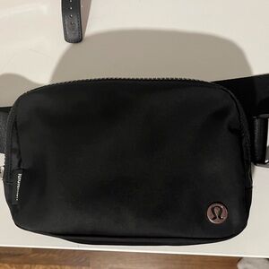 Lululemon Everywhere Belt Bag 1L